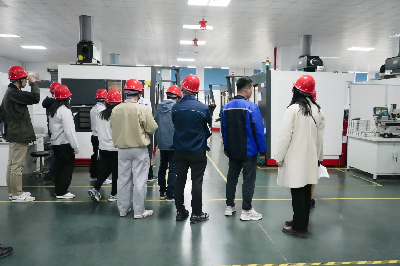 Uluslararası Müşterilerle Worldia Fabrikasını Keşfetmek için Daha Güçlü Ortaklıklar Oluşturmak 3